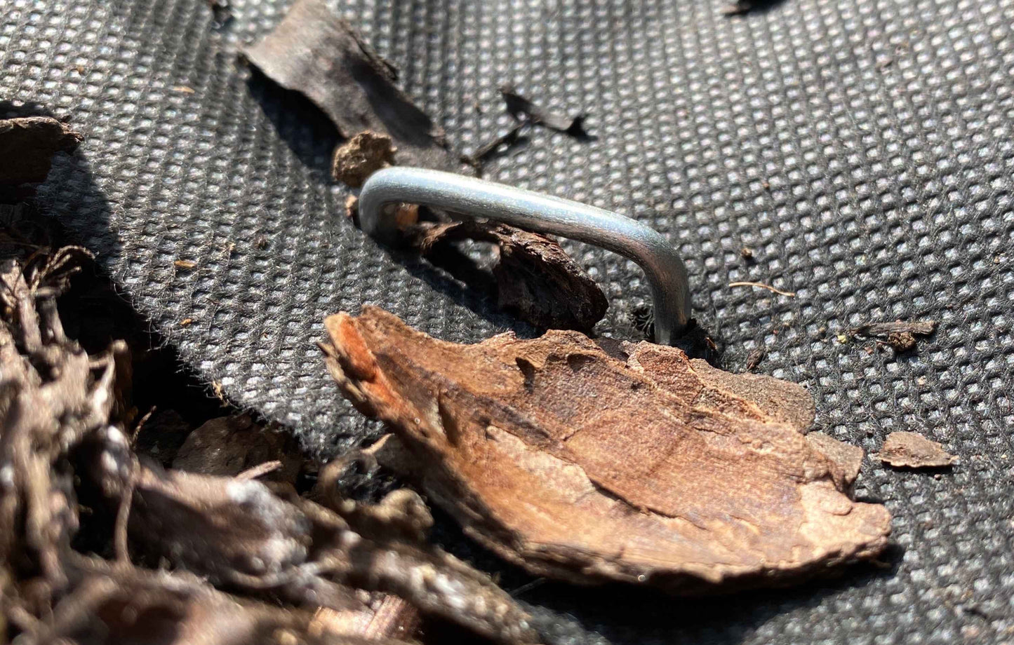 Weed Matting Metal Hold Down Pegs/Staples 30mmx 150mm (Pack of 100)