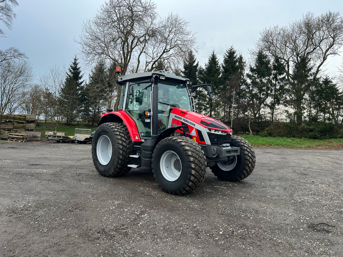 Massey Furguson 5s 105HP (Hire/wk)