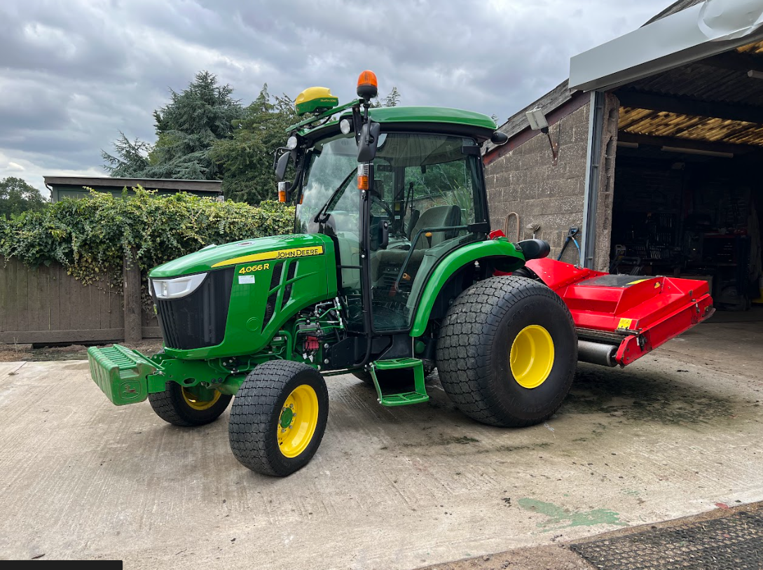 John Deere 4066R