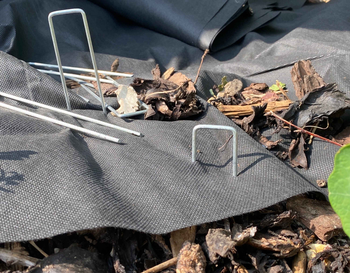 Weed Matting Metal Hold Down Pegs/Staples 30mmx 150mm (Pack of 100)