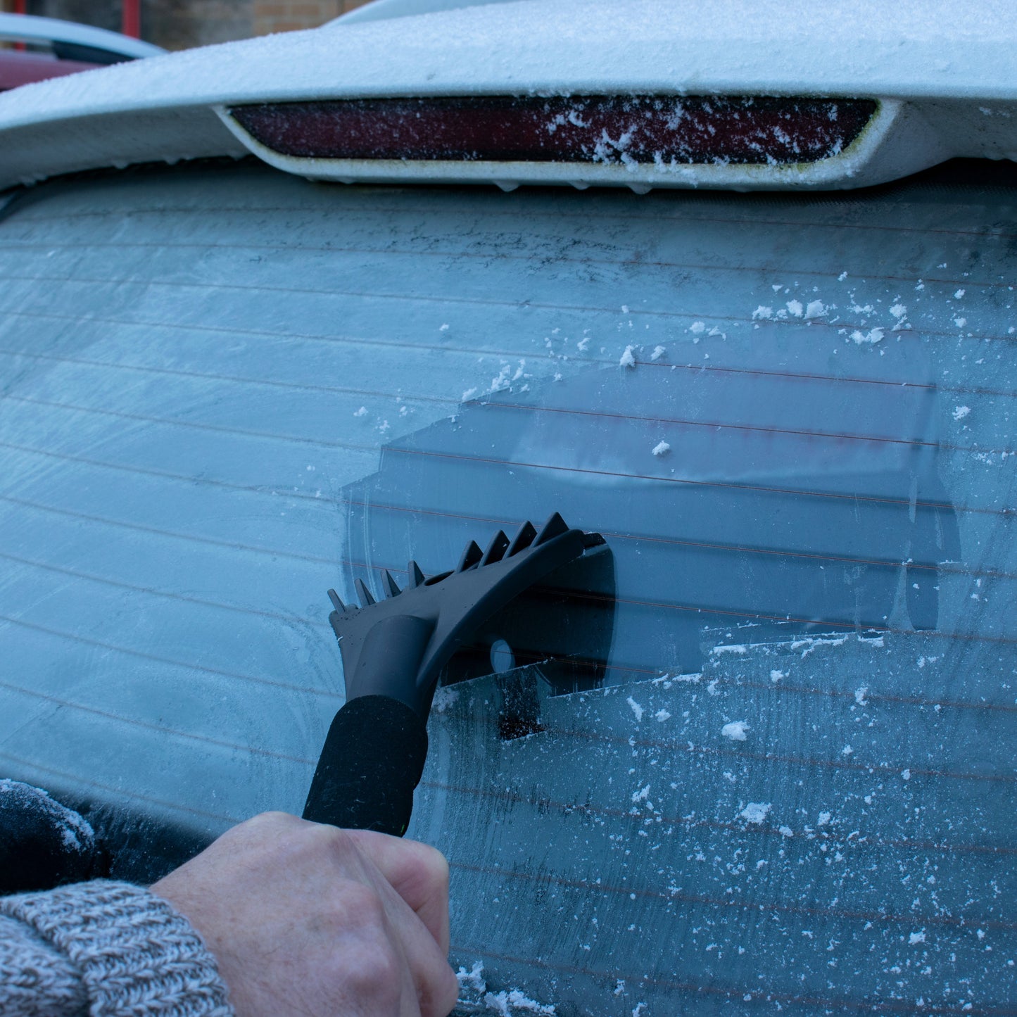 Snow Brush + Ice Scraper Ergo