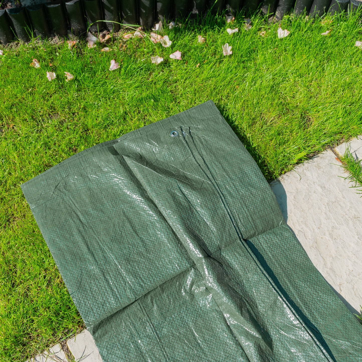 Green S-Grade Tarpaulin with 10 Metres of 6mm Bungee Rope