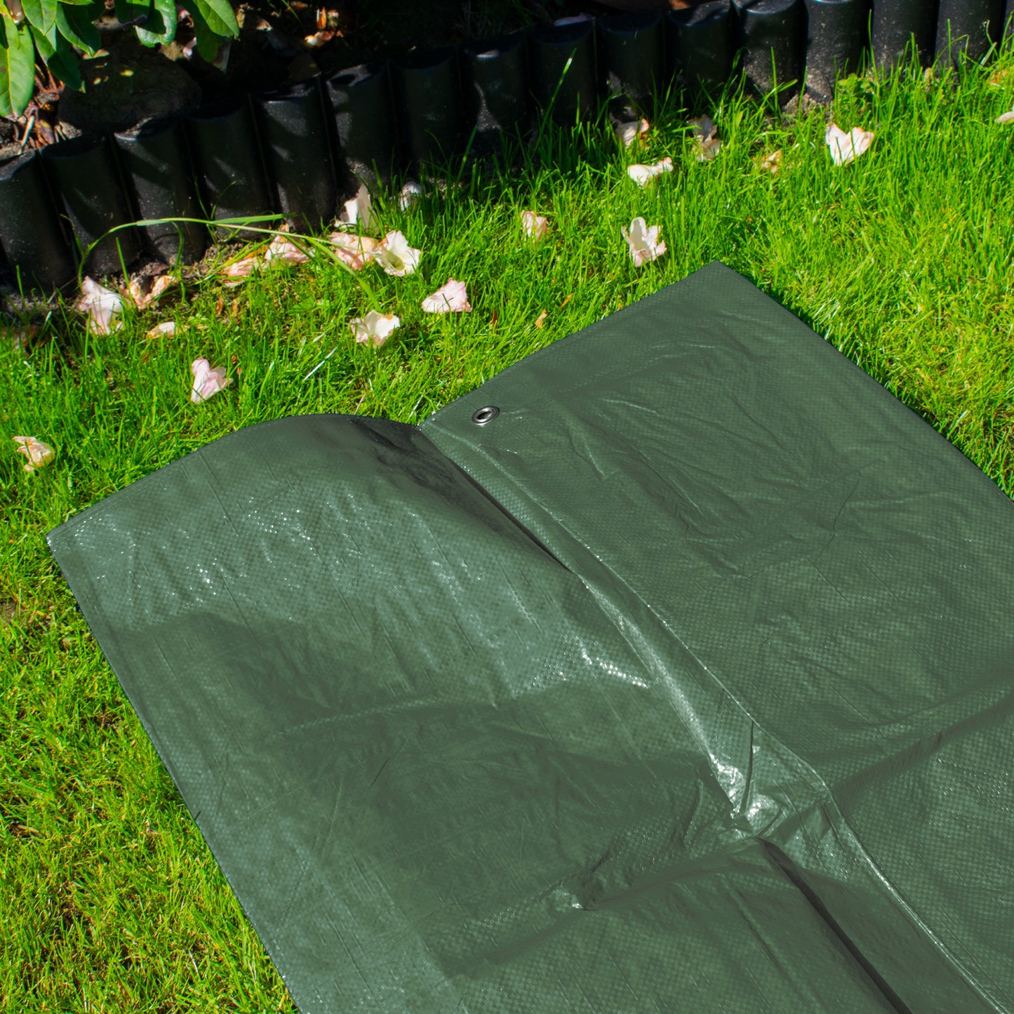 Green M-Grade Tarpaulin with 20 x 4" Bungee Balls (White)