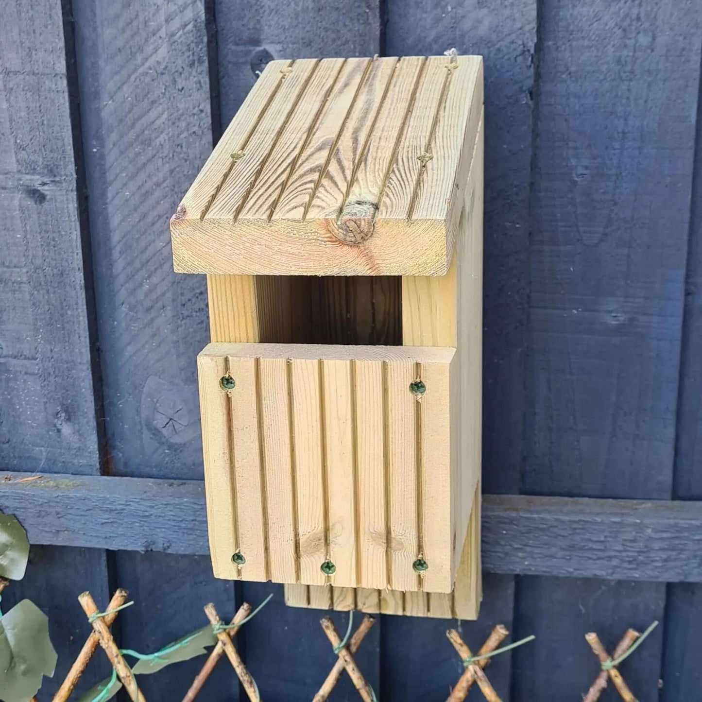 open faced nesting box for birds